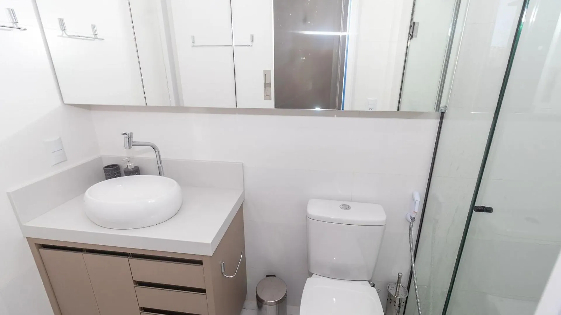 579 - Lindo Apartamento 2 Suites Na Praia De Bombas Bombinhas Apartment